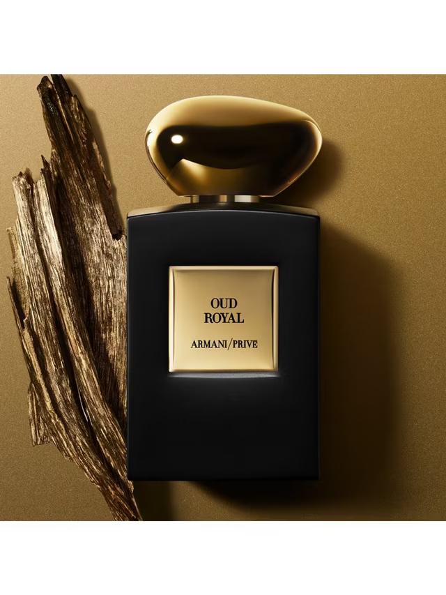 OUD ROYAL Eau de Parfum, vue rapprochée du produit.