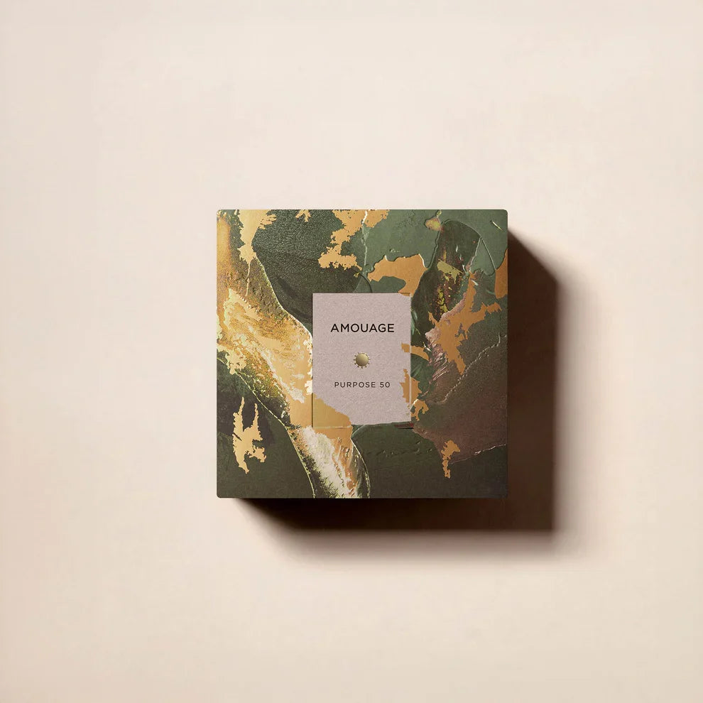 Coffret Amouage Purpose 50 avec son packaging extérieur.
