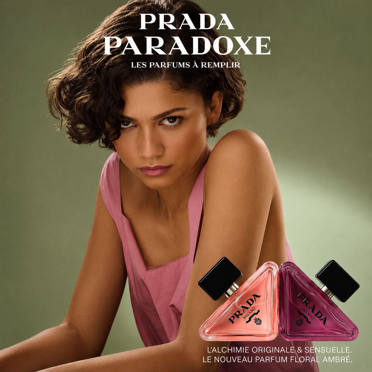 Flacon PRADA Paradoxe Eau de Parfum, silhouette géométrique noire aux reflets dorés.