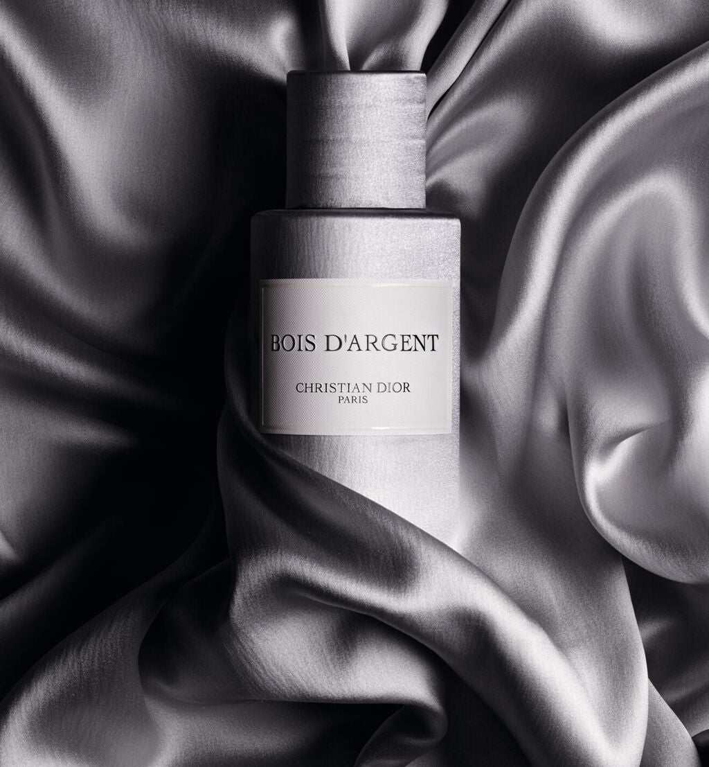 BOIS D’ARGENT — DIOR, vue rapprochée du produit.