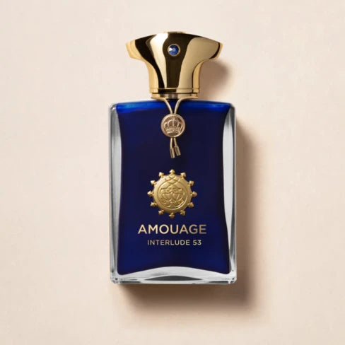 Flacon Amouage Interlude 53, eau de parfum, vue de face sur fond neutre.