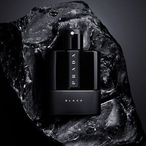 Prada Luna Rossa Black, présentation complète flacon et boîte.